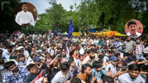 News graphic regarding DMK MPs A. Raja and Dayanidhi Maran stopped and turned back at Delhi's Jantar Mantar area.