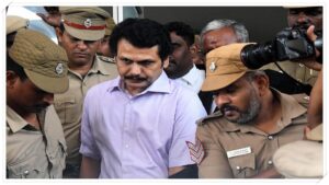 Former Minister Senthil Balaji arriving at the Chennai Principal Sessions Court along with lawyers.